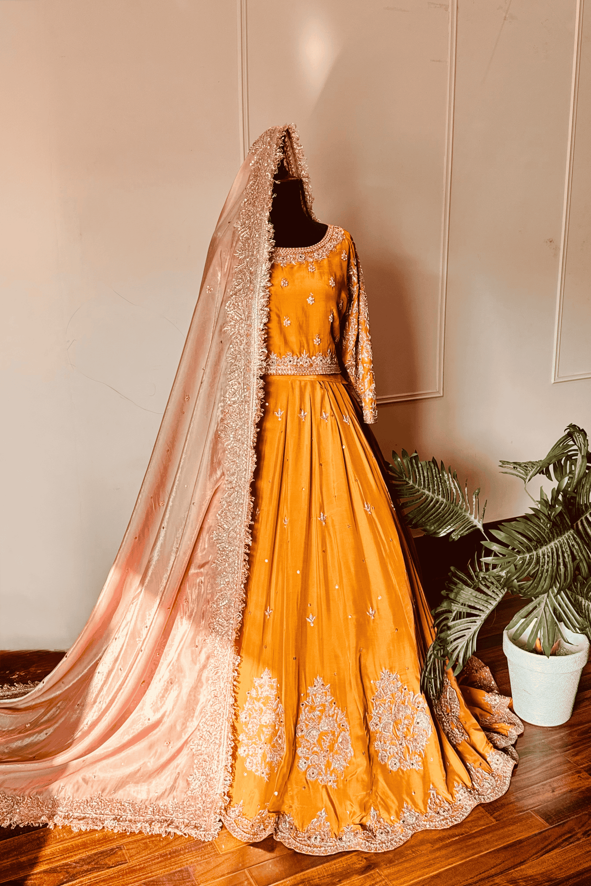 Halo Lehenga Set